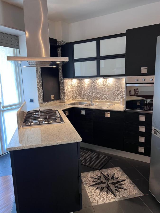 Casa Vacanze Attico Sul Lago Di Lecco, A Due Passi Dal Centro Con Posto Auto Eksteriør billede