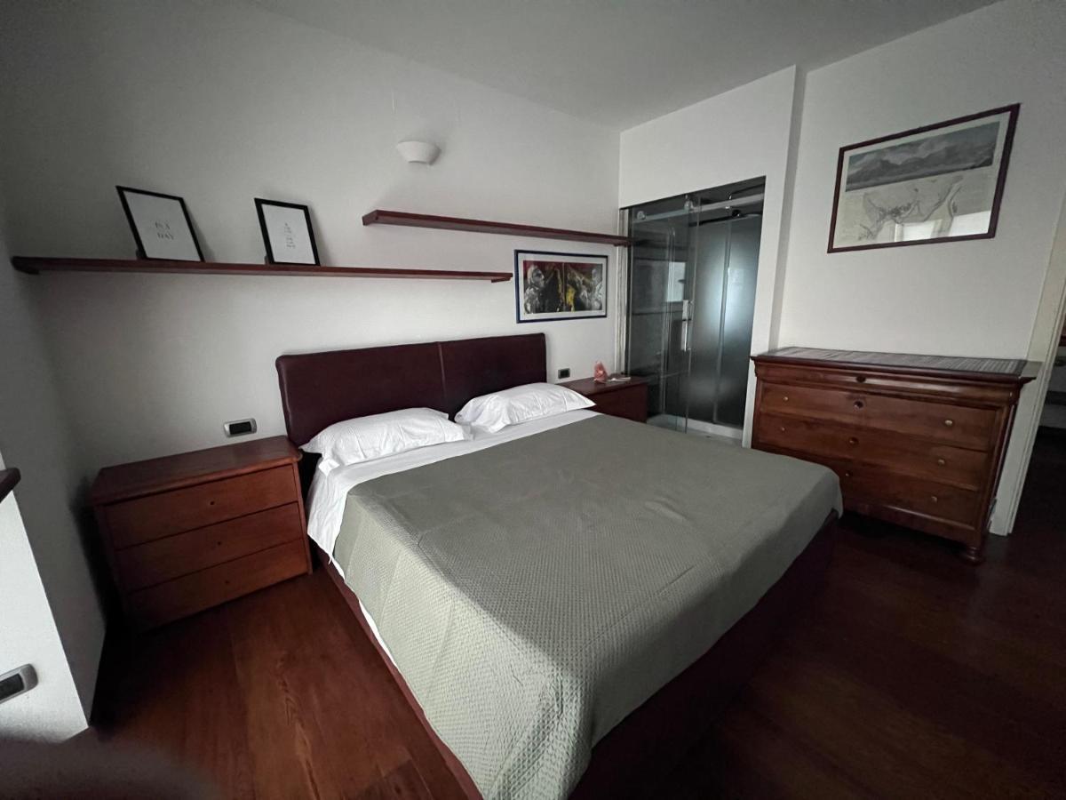 Casa Vacanze Attico Sul Lago Di Lecco, A Due Passi Dal Centro Con Posto Auto Eksteriør billede