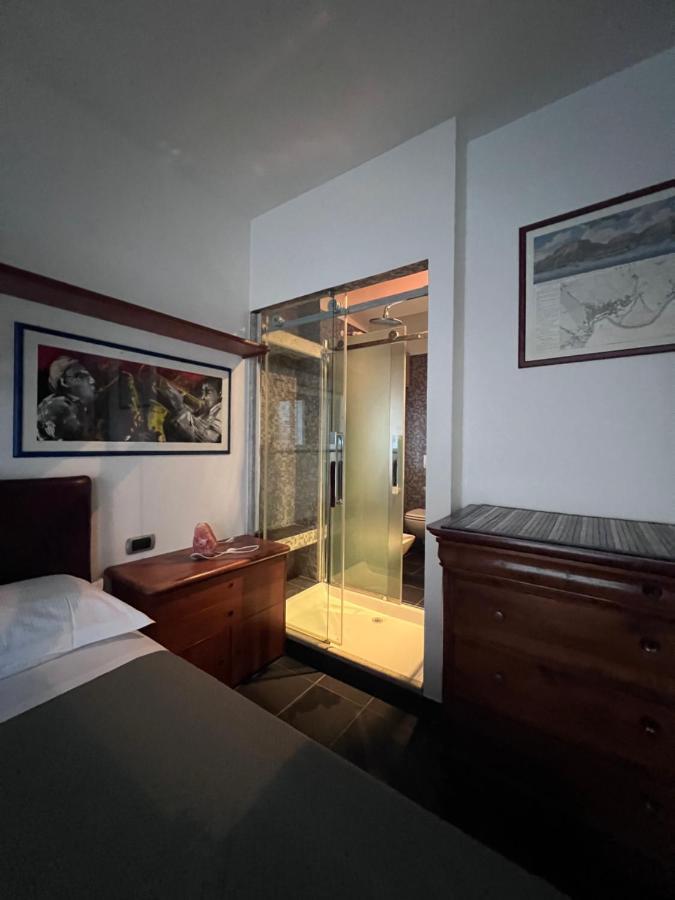 Casa Vacanze Attico Sul Lago Di Lecco, A Due Passi Dal Centro Con Posto Auto Eksteriør billede