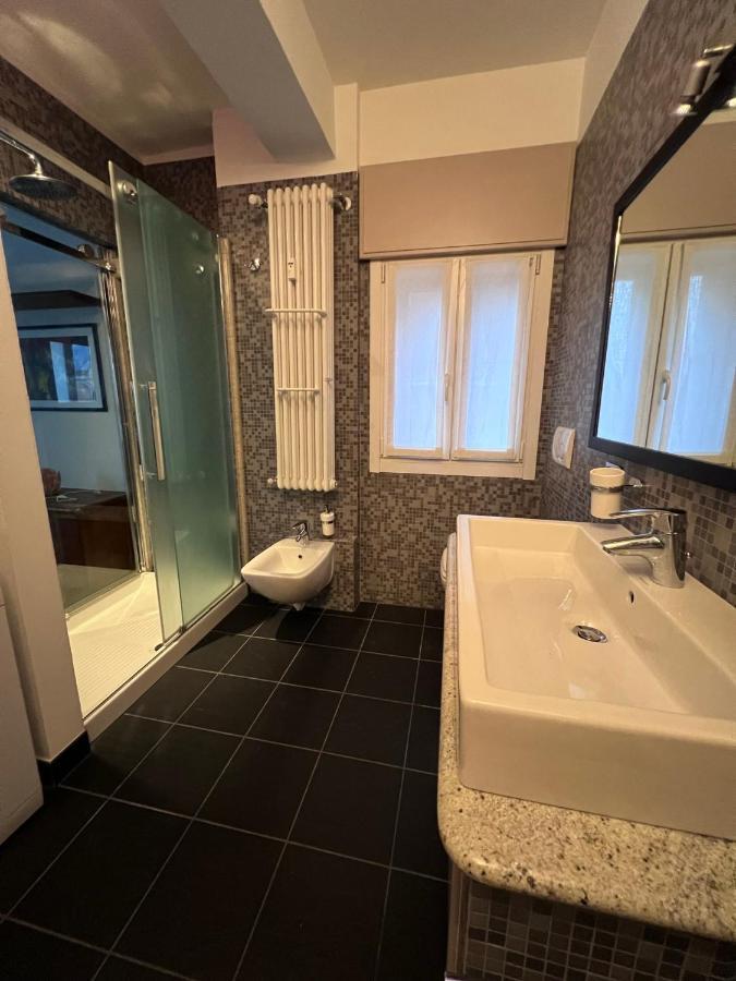 Casa Vacanze Attico Sul Lago Di Lecco, A Due Passi Dal Centro Con Posto Auto Eksteriør billede